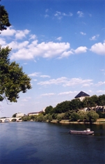 Le site des Tanneurs, en centre-ville, vu de la Loire
